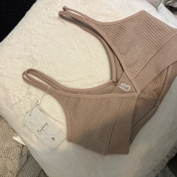 Seamless Ribbed Sports Bra - Buff Bunny - Picture 4 of 4